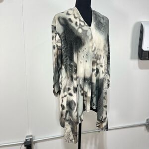 Clara Sunwoo Artsy 3/4 Sleeve Sharkbite Hem Tunic Top Women’s Size Medium